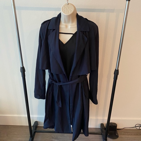 Trench coat - Picture 1 of 3
